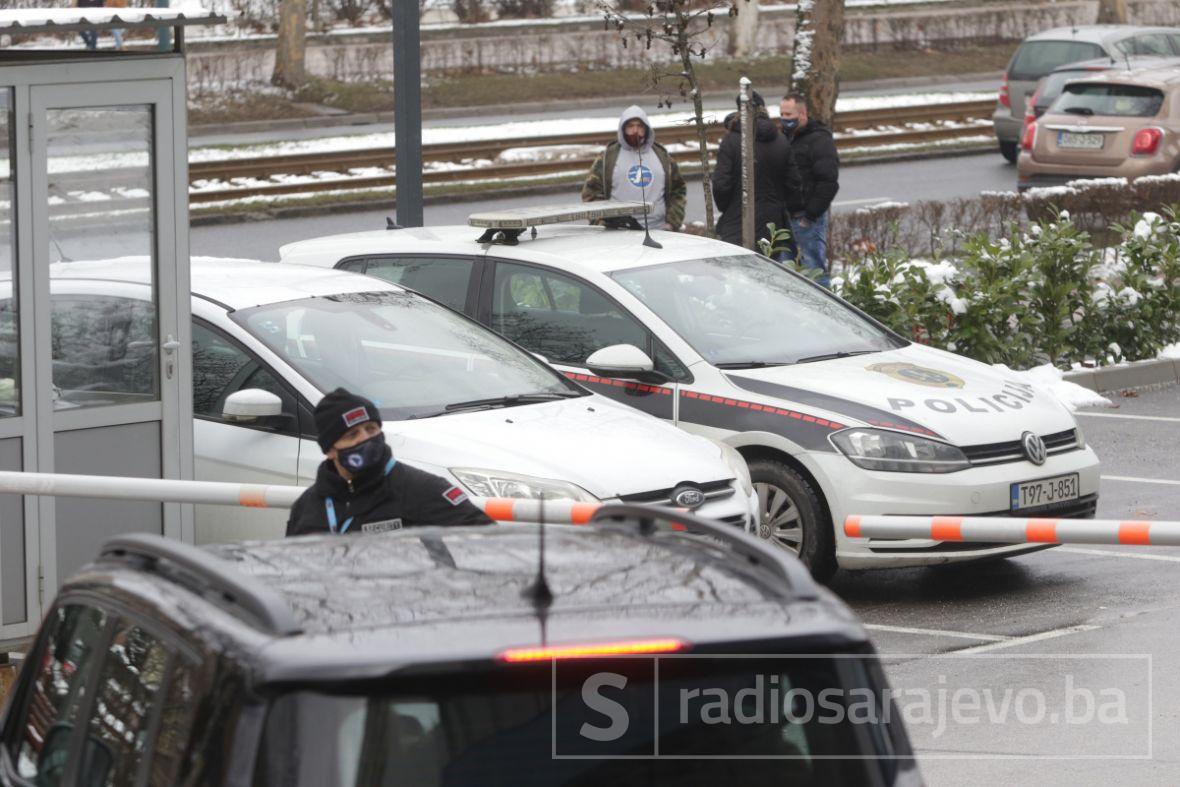 Foto: Dž.K./Radiosarajevo/Policija ispred Saveza