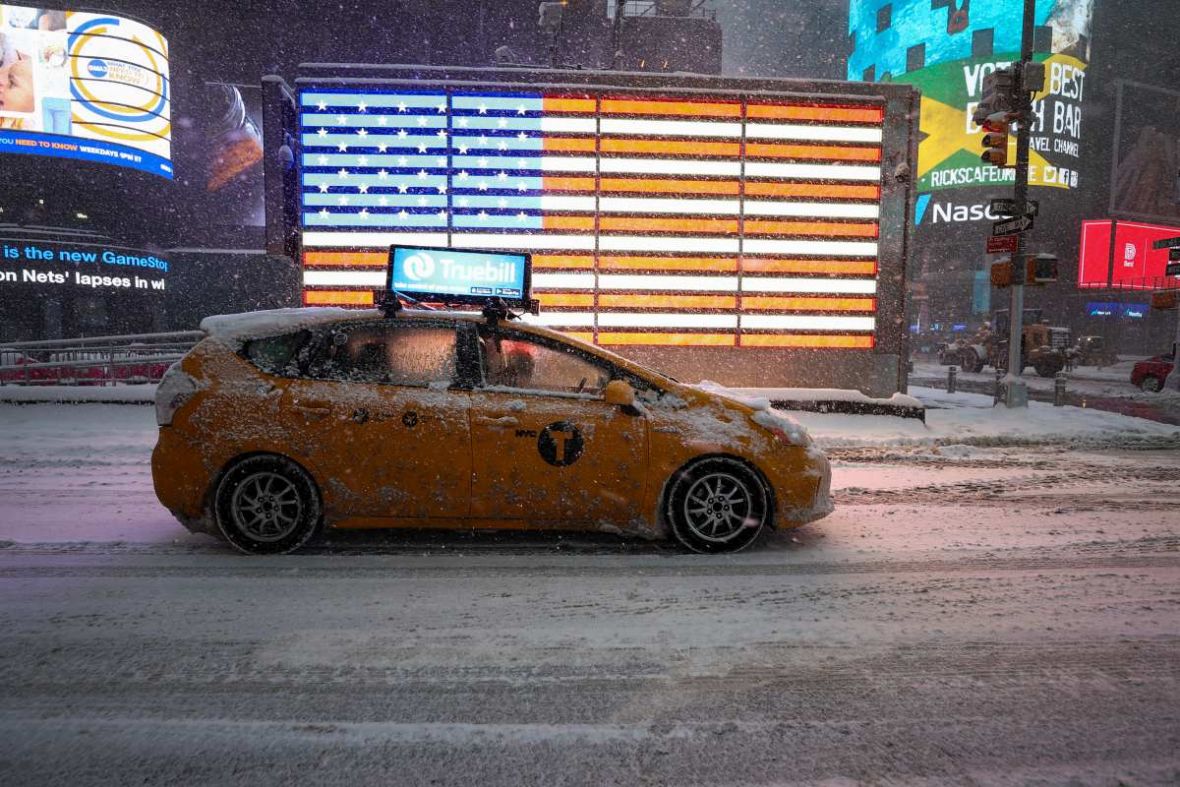 Jaka snježna oluja pogodila New York - undefined
