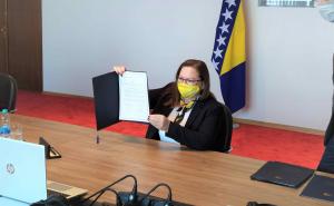 Foto: MCP / Ankica Gudeljević potpisala sporazum s CERN-om