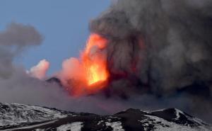 Foto: EPA-EFE / Etna eruptirala