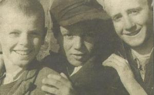 Privatni album  / Muhamed FIlipović (desno) kao srednjoškolac