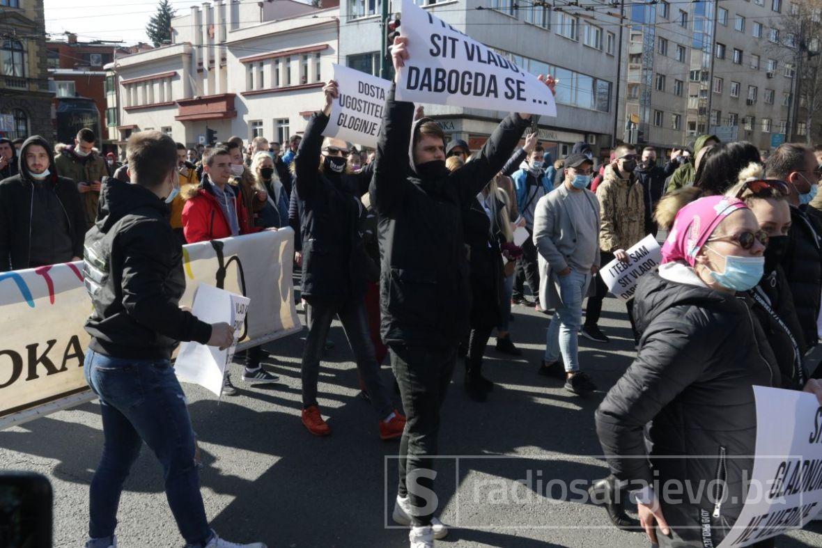Ugostitelji blokirali cestu u Sarajevu - undefined