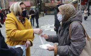 Foto: Dž.K./Radiosarajevo / Civilna zaštita općine Stari grad besplatno dijelila maske građanima