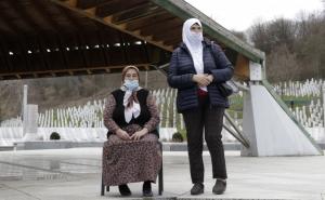Fena / Odata počast žrtvama u Srebrenici