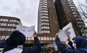 Foto: A.K./Radiosarajevo.ba / Okupljanje građana ispred Vlade 