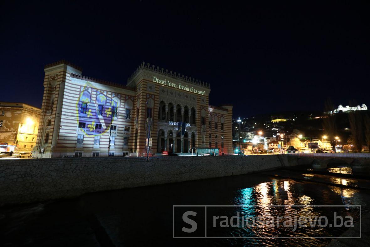 Foto: Dž.K./Radiosarajevo/Vijećnica večeras