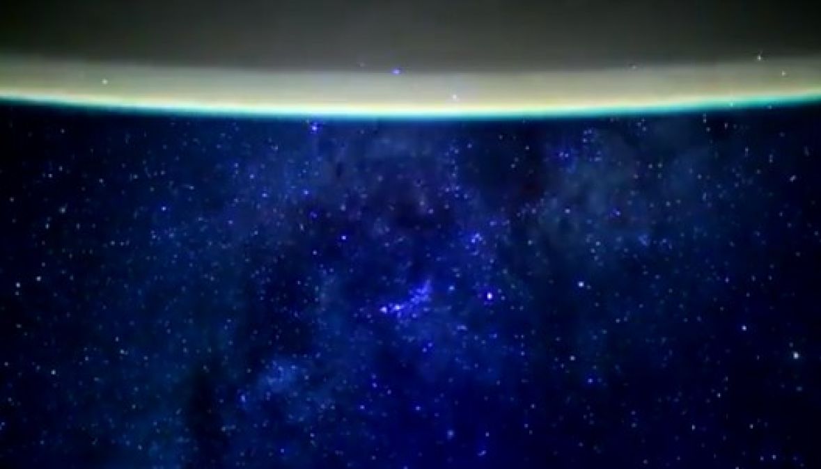Foto: Prtscr/Twitter/Jedinstven pogled na Zemlju i svemir