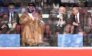EPA / Putin na jednoj od utakmica sa Gianni Infantino i princom Salmanom