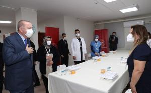 AA / Erdogan sa medicinskim radnicima