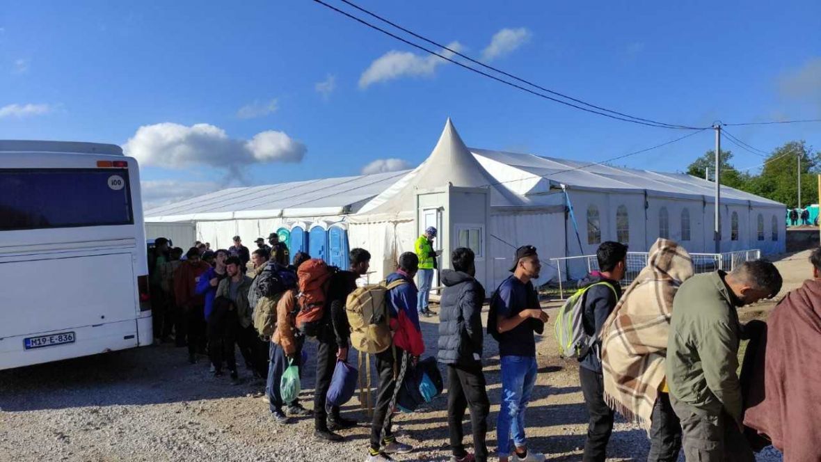 Izmještanje migranata - undefined