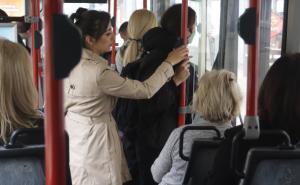 Foto: Dž. K. / Radiosarajevo.ba / Poštivanje mjera u sarajevskim tramvajima