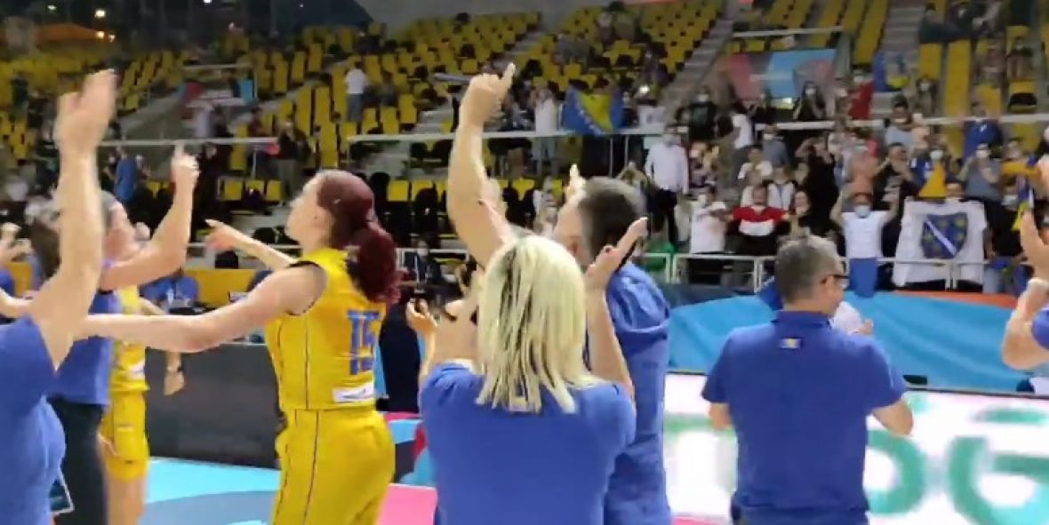 FOTO: Screenshot/Slavlje Zmajica i navijača