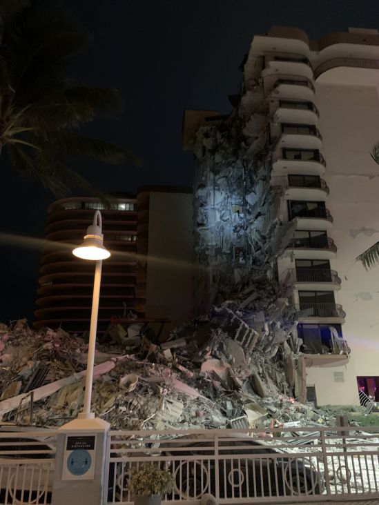 Foto: Twitter/Urušena zgrada u Miamiju