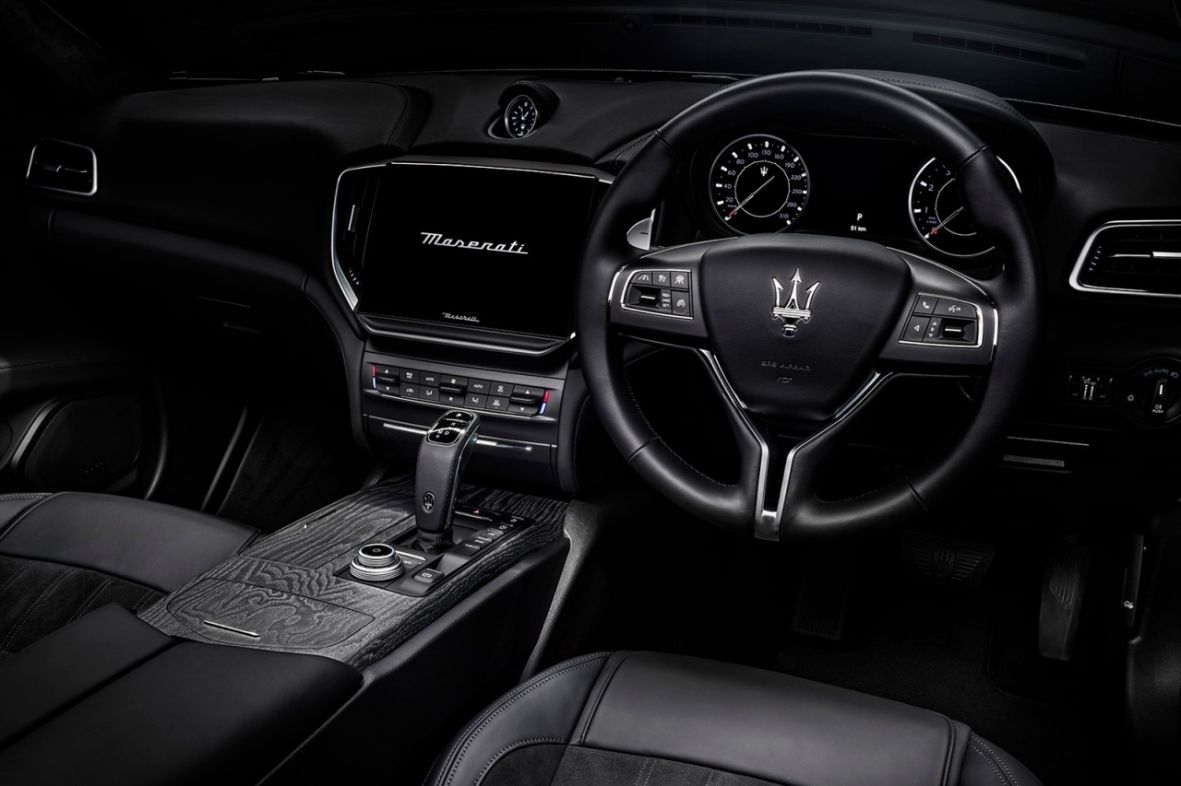 Unutrasnjost Maseratija - undefined