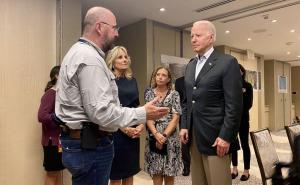 Foto: Twitter / Bračni par Biden posjetio mjesto stradanja na Floridi
