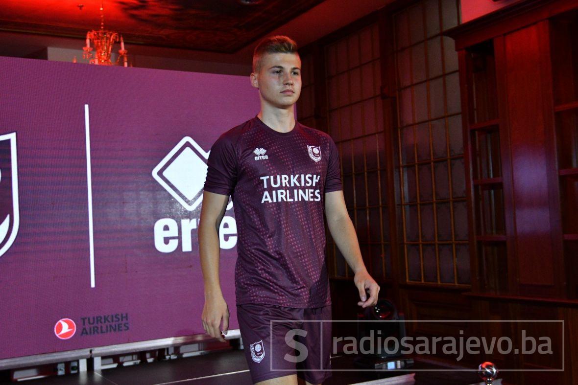 N.G. /Radiosarajevo.ba/Novi dresovi FK Sarajeva 