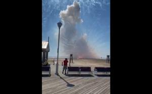 Foto: Twitter / Vatromet se prerano zapalio u gradu Ocean City