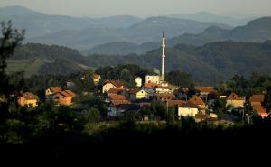 Foto: AA / Sjećanja mještana Nezuka na '95. i Srebreničane: