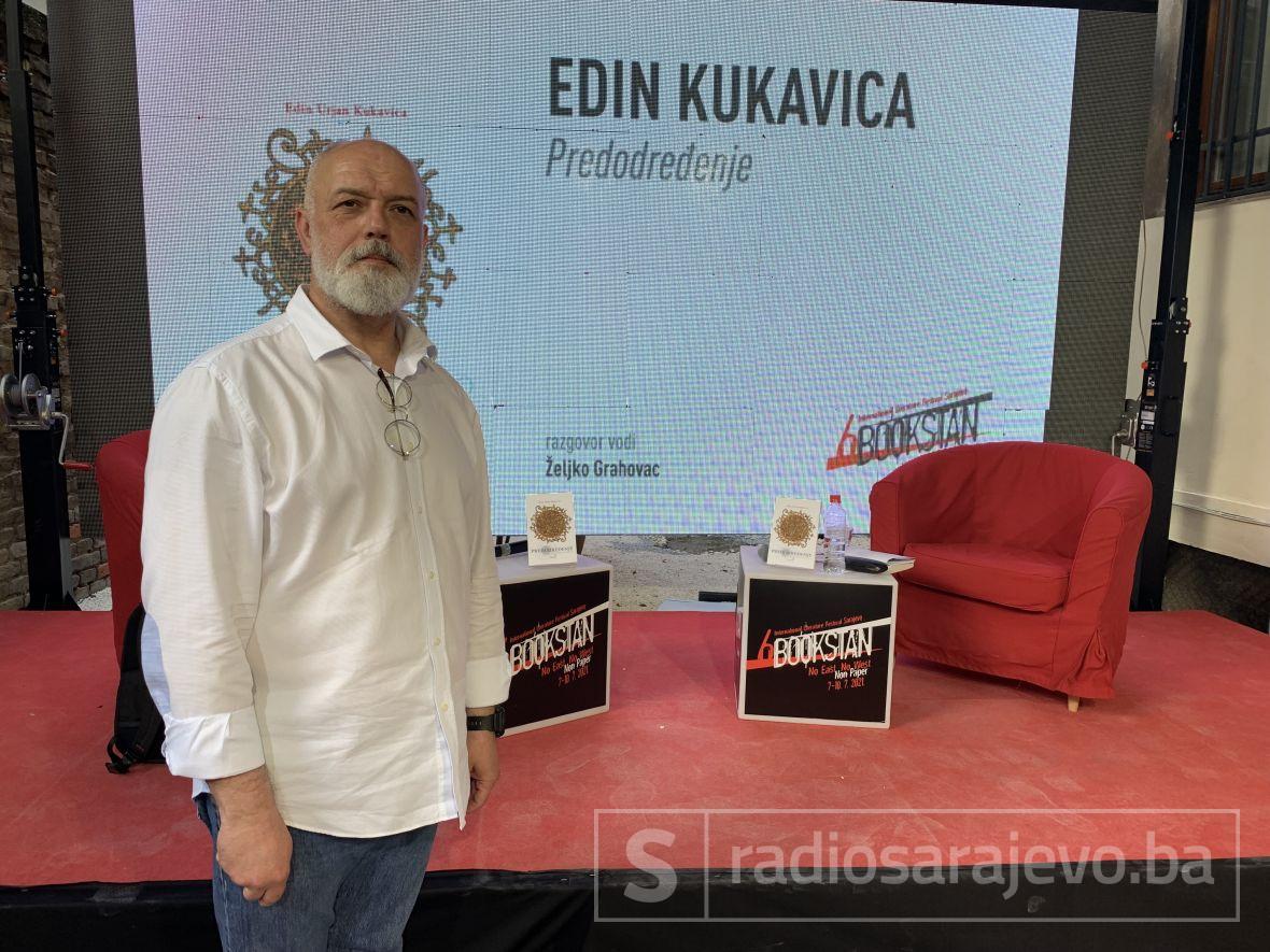 Foto: Radiosarajevo.ba/S promocije romana  "Predodređenje" Edina Urjana Kukavice