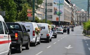 Foto: N. G. / Radiosarajevo.ba /  U Sarajevu ispraćeni posmrtni ostaci ubijenih Srebreničana