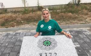 FOTO: Facebook / Spomen ploča u čast žrtava genocida u Srebrenici