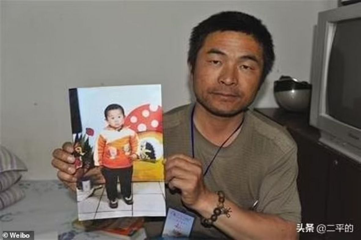 Foto: Daily Mail/Pronašao sina nakon 24 godine