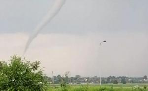 Foto: La Stampa / Tornado bio vidljiv i iz okolnih mjesta