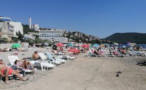 Foto: A.L. / Radiosarajevo.ba / Neum pun turista koji uživaju uz Jadransko more