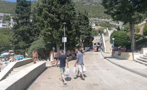 Foto: A.L. / Radiosarajevo.ba / Neum pun turista koji uživaju uz Jadransko more
