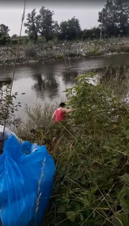 FOTO: Facebook/Mirnes Kamišević iz Usore spriječio nelegalno bacanje smeća u rijeku
