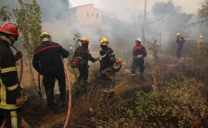 Foto: EPA-EFE / Požari u okolini Atine uzrokovali probleme u glavnom gradu Grčke
