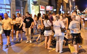Foto: A. Kuburović/Radiosarajevo.ba / Noćna šetnja sarajevskim ulicama prvog dana SFF-a