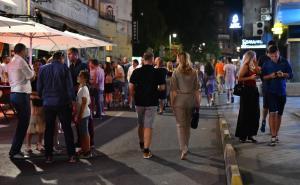 Foto: A. K. /Radiosarajevo.ba / Noćni život u Sarajevu: Festivalska ulica u centru grada...