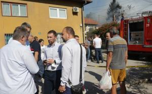 Foto: Dž. K. / Radiosarajevo.ba / Ministri te ministrica u posjeti građanima nakon požara u Sarajevu