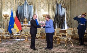 EPA / Merkel stigla u Moskvu na sastanak s Putinom