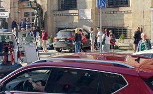 Foto: Radiosarajevo.ba / Haos u centru Sarajeva: Vozač se zabio u grupu ljudi 