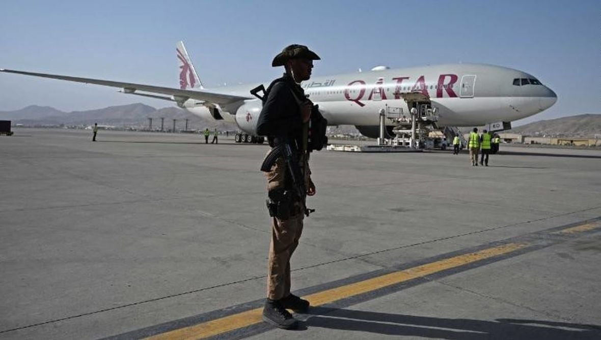 Foto: Twitter/CNN/Prvi komercijalni let iz Kabula nakon što su talibani preuzeli vlast
