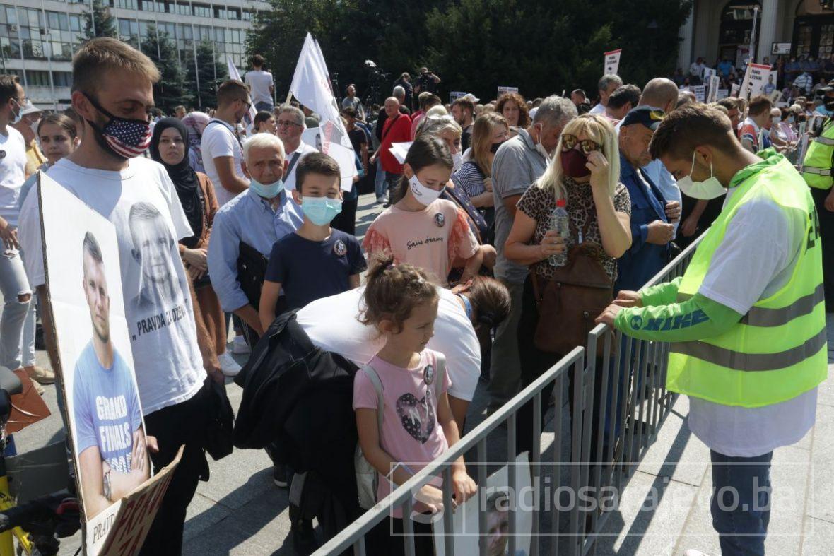 Foto: Dž. K. / Radiosarajevo.ba/Protesti - Pravda za Dženana