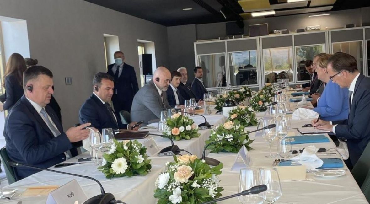 Vijeće ministara BiH/Tegeltija na ručku sa delegacijom u Tirani