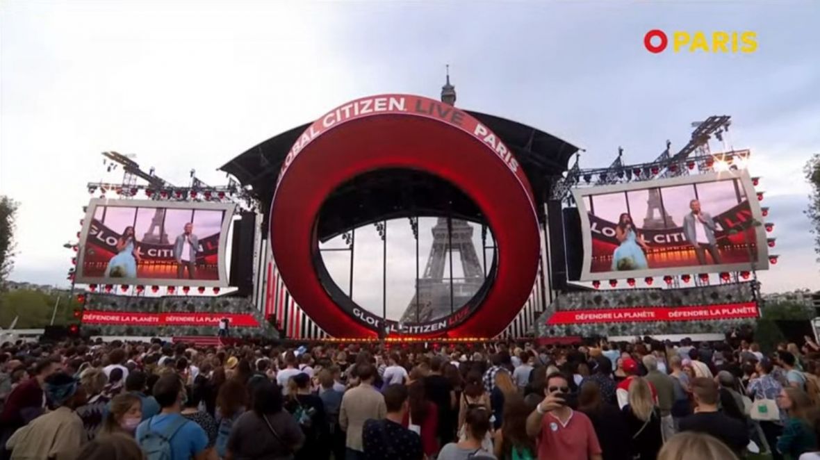 Foto: YouTube/Detalj s koncerta u Parizu