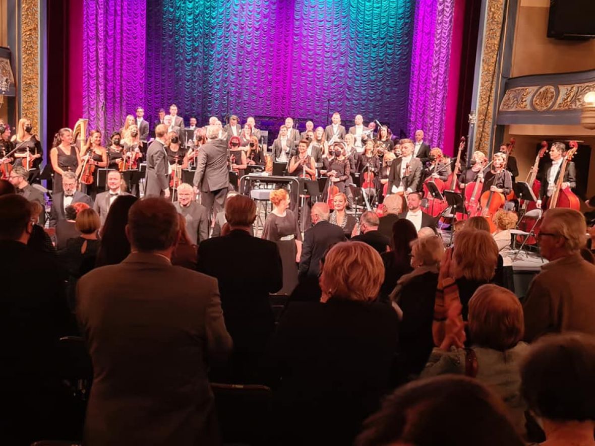 Facebook/U čast 100 godina Narodnog pozorišta održan koncert "Gala opera"