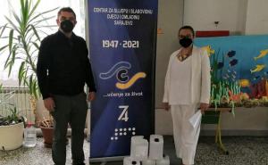 Foto: Bosnalijek / Bosnalijek nastavlja s donacijama dezinfekcionih sredstava za djecu s poteškoćama u BiH