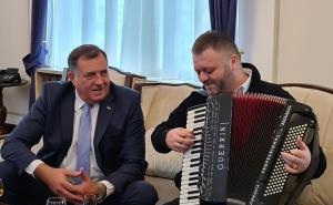 Foto: SNSD / Dodik i Harmonika u Predsjedništvu BiH