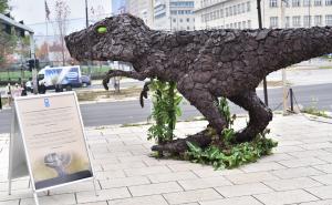 Foto: A.K./Radiosarajevo.ba / Skulptura dinosaurusa kao upozorenje o klimatskim promjenama