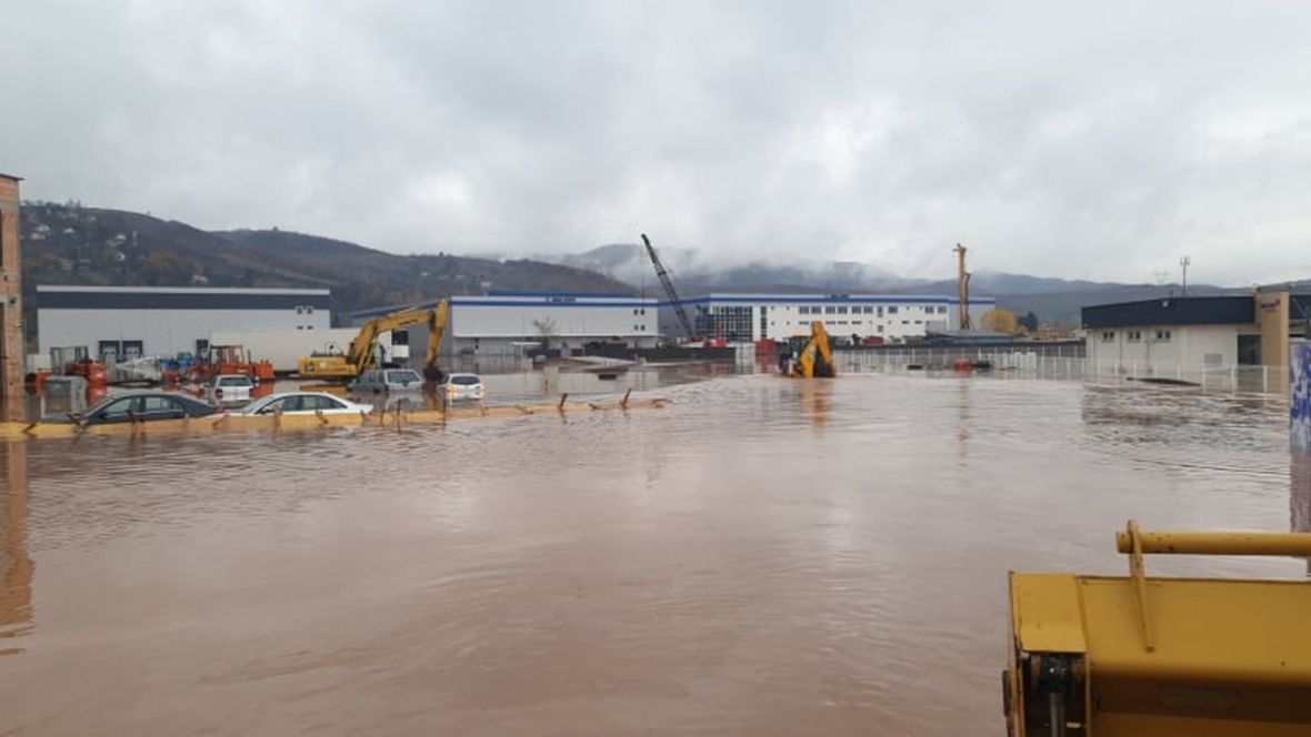 Foto: FUCZ/Borba sa poplava u Rajlovcu