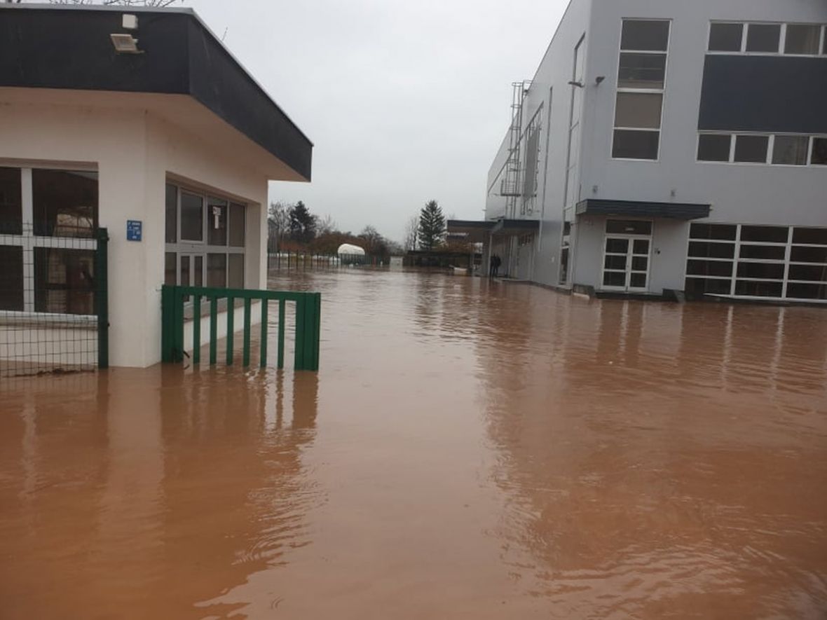 Foto: FUCZ/Borba sa poplava u Rajlovcu