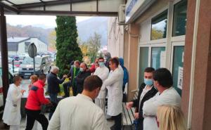 Foto: Hercegovina.info / Protesti zdravstvenih radnika u Konjicu 