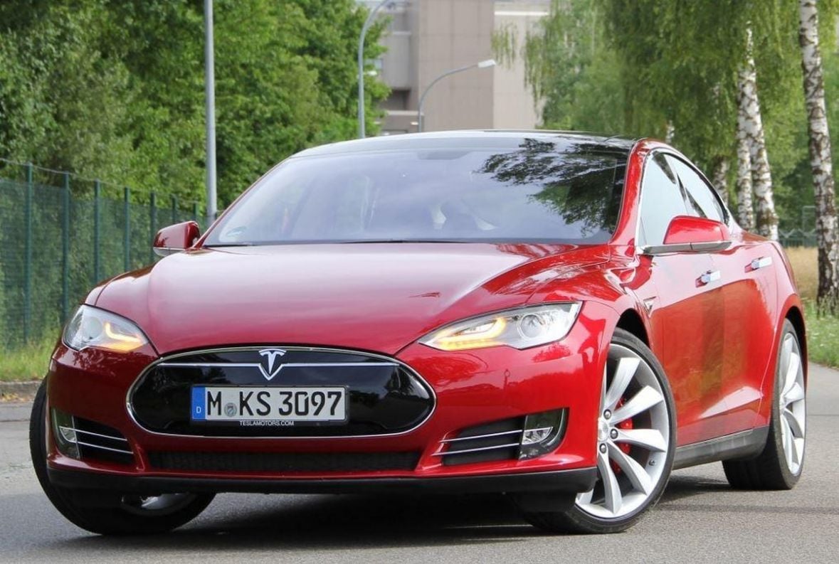Tesla Model S  - undefined