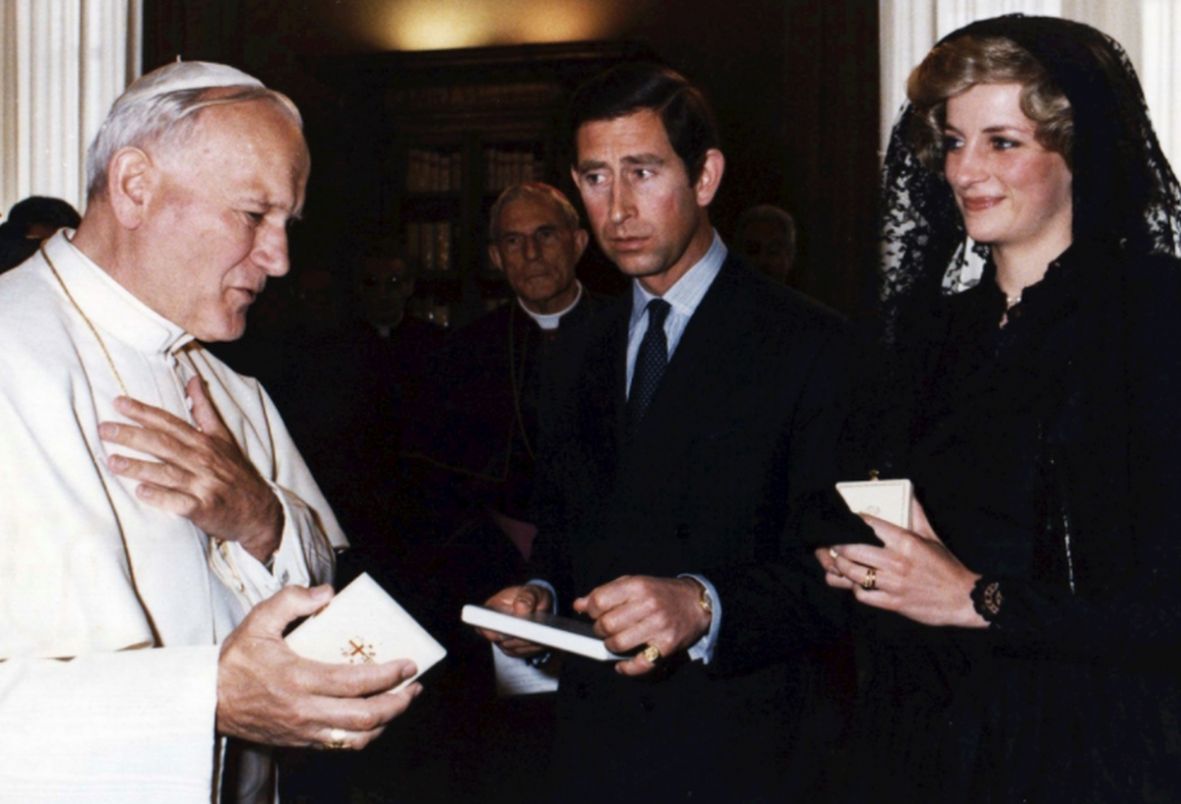 Princeza Diana i papa Ivan Pavao II - undefined