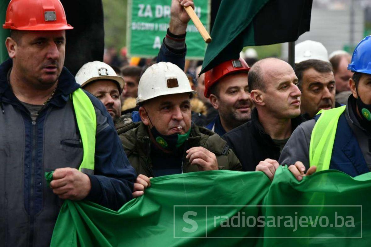 Foto: A. K. /Radiosarajevo.ba/Protesti rudara ispred Vlade Federacije BiH 